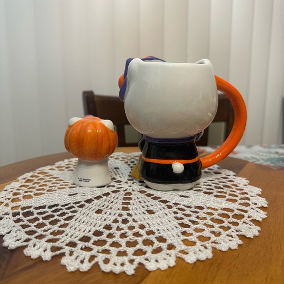 HELLO KITTY HALLOWEEN WITCH FIGURAL MUG AND GHOST ORNAMENT SET - Picture 3 of 9